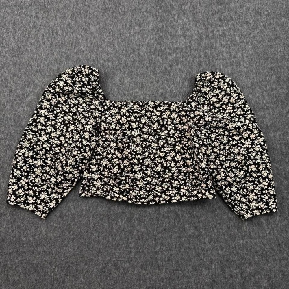 Levi's black Floral Puff Sleeve‎ Crop Top women S smocked back cottagecore